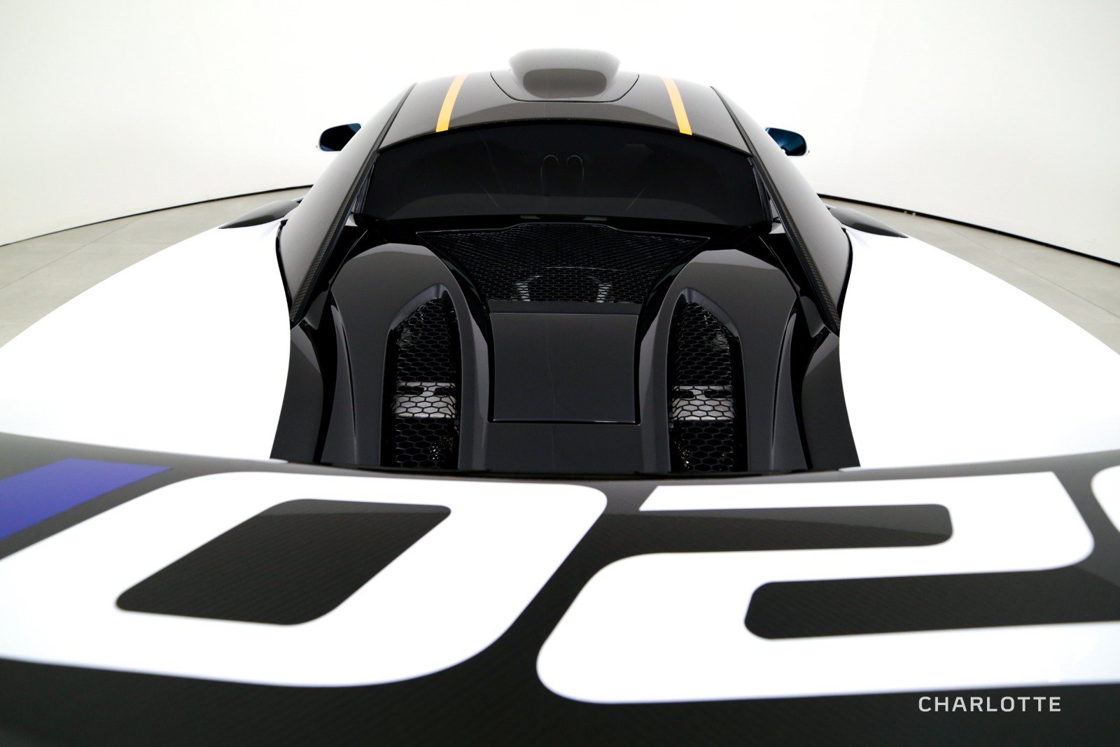 Used 2020 McLaren 620R RWD image 24