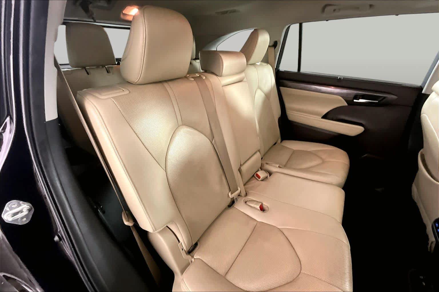 Used 2020 Toyota Highlander Limited FWD image 20