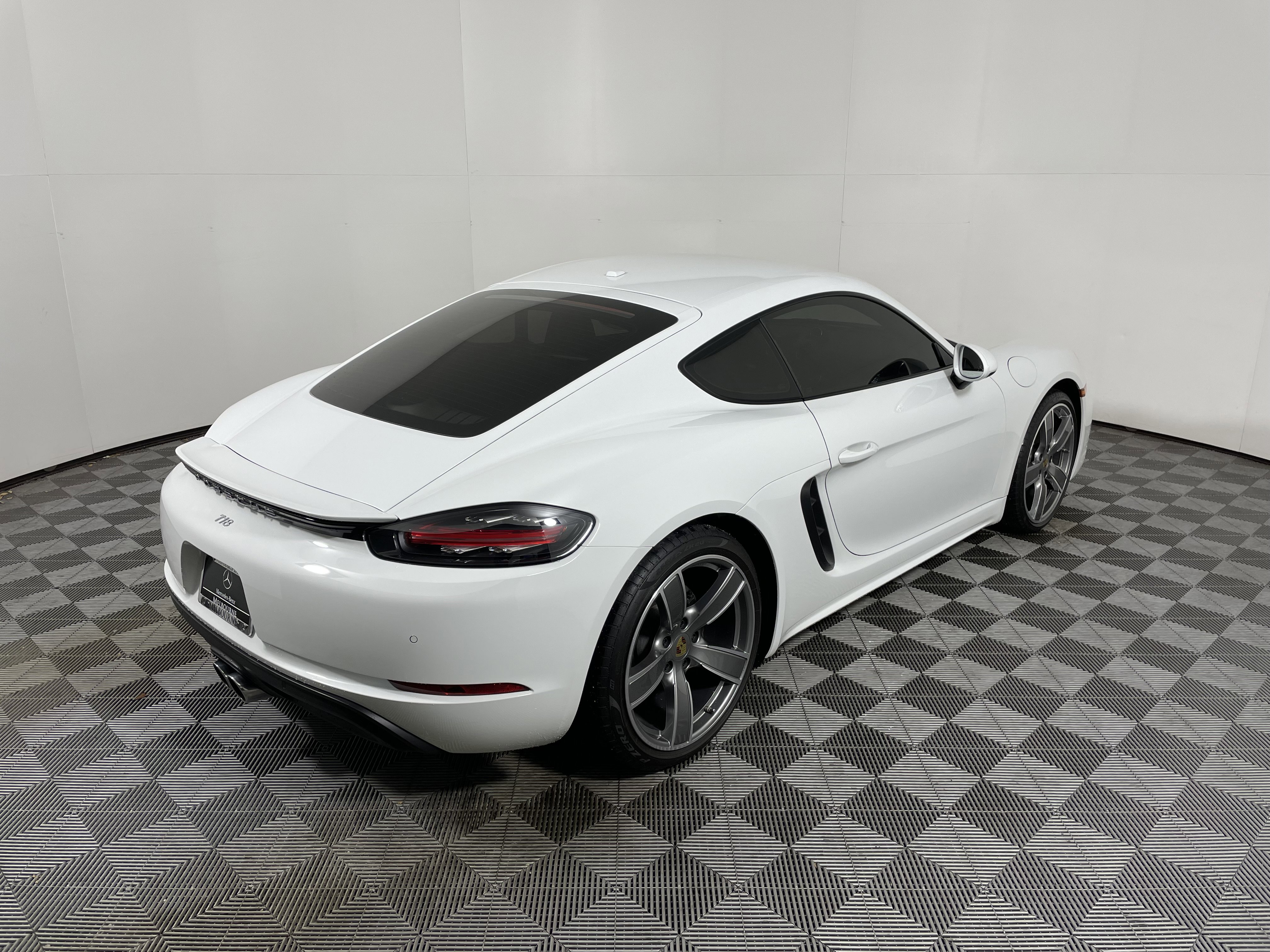 Used 2024 Porsche 718 Cayman image 7