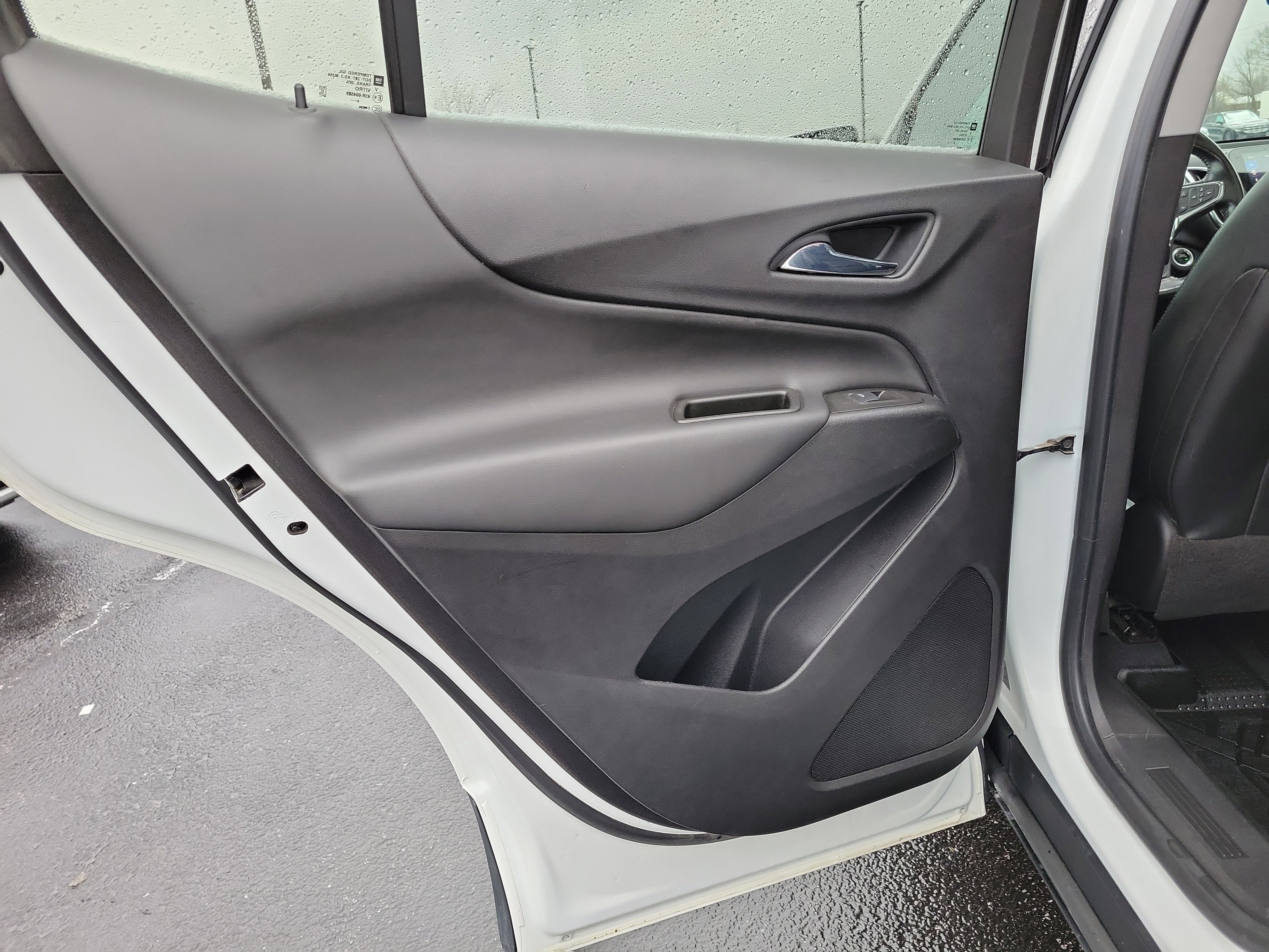 Used 2020 Chevrolet Equinox LT w/ Sport Edition image 10