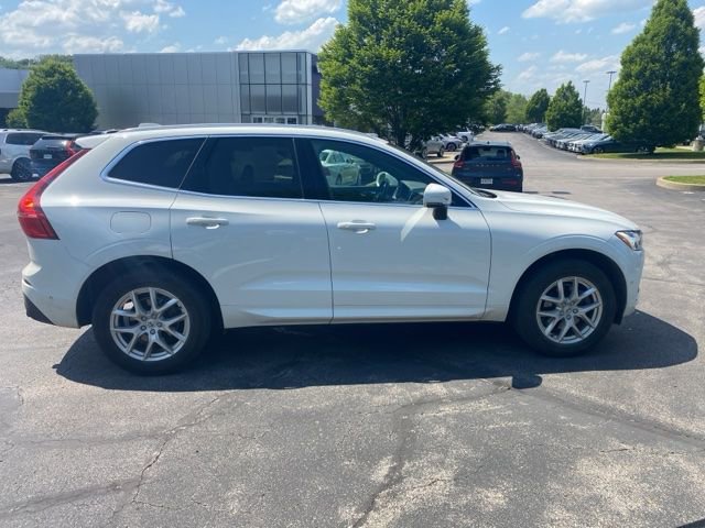 Used 2019 Volvo XC60 T5 Momentum w/ Premium Package AWD/4WD image 4