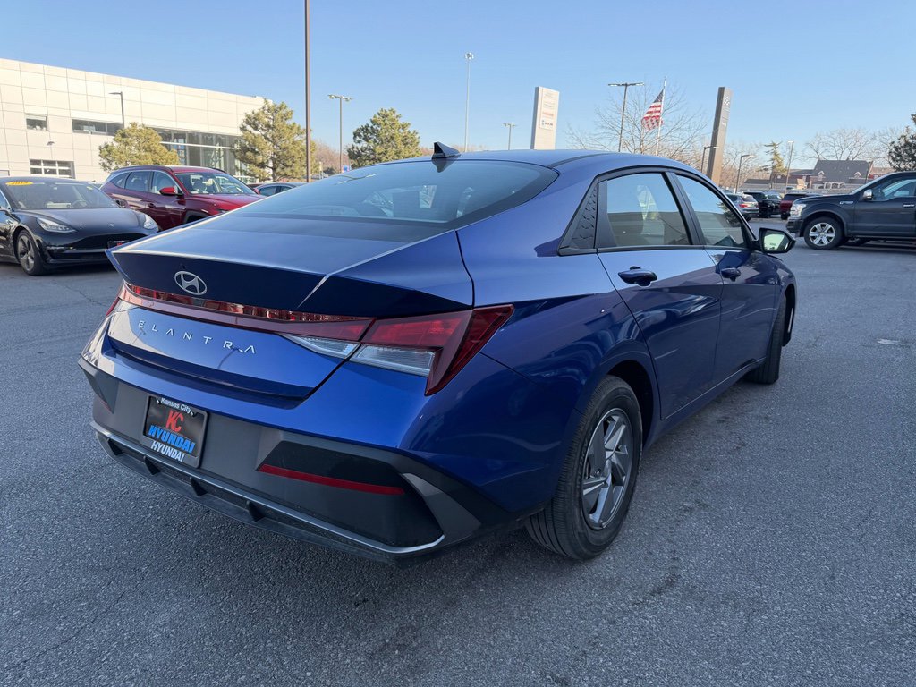 Certified 2024 Hyundai Elantra SE image 5