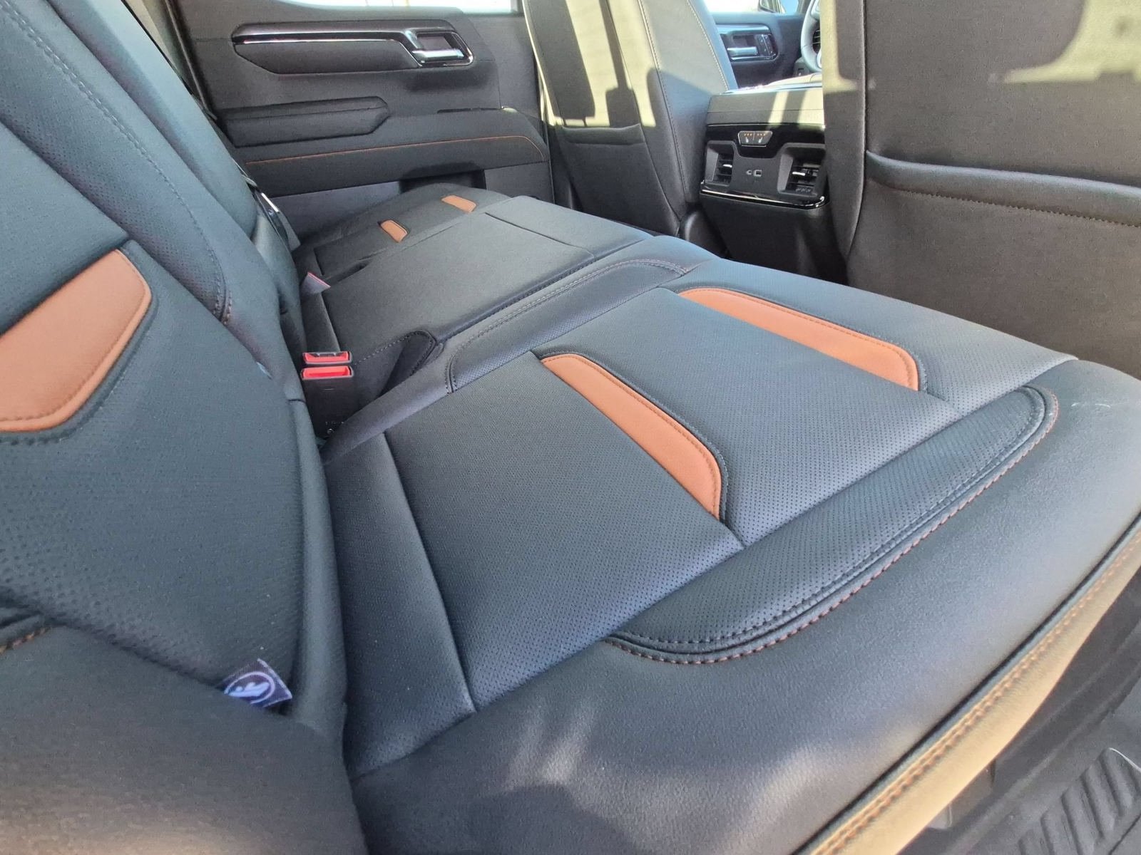 New 2026 GMC Sierra 1500 AT4 w/ AT4 Premium Package AWD/4WD image 31