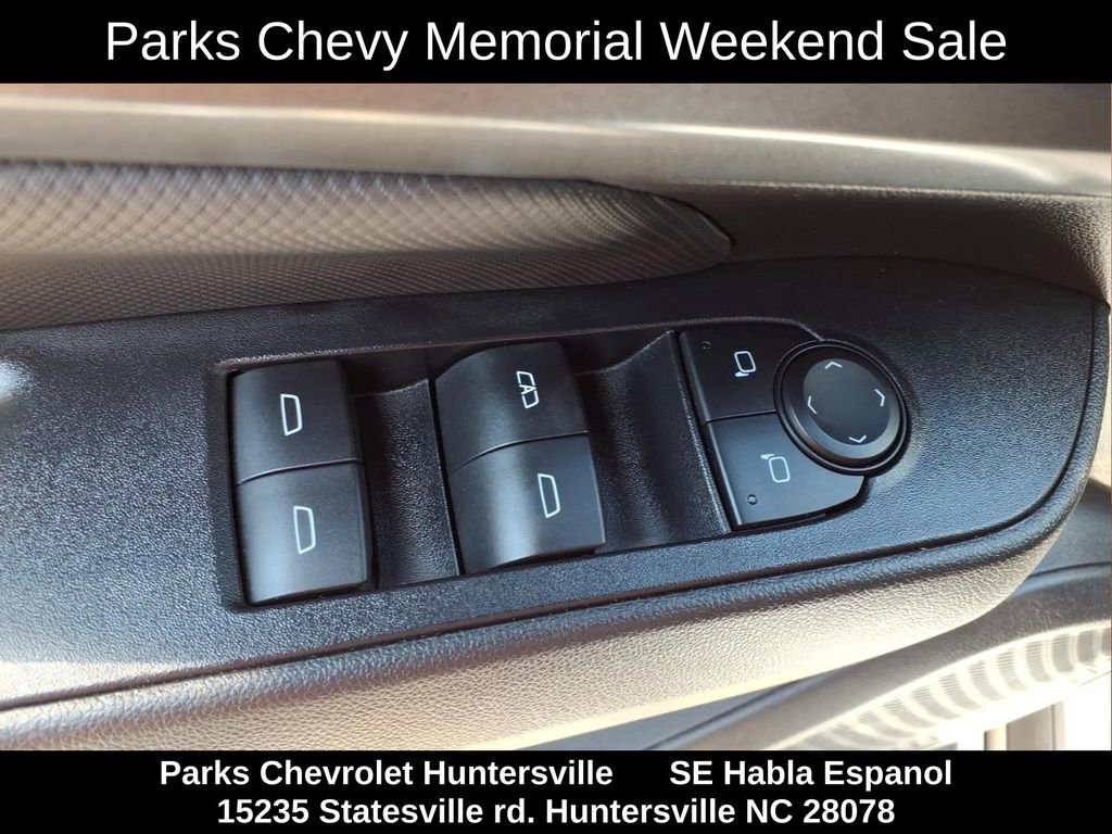 Certified 2025 Chevrolet Equinox EV RS FWD image 18