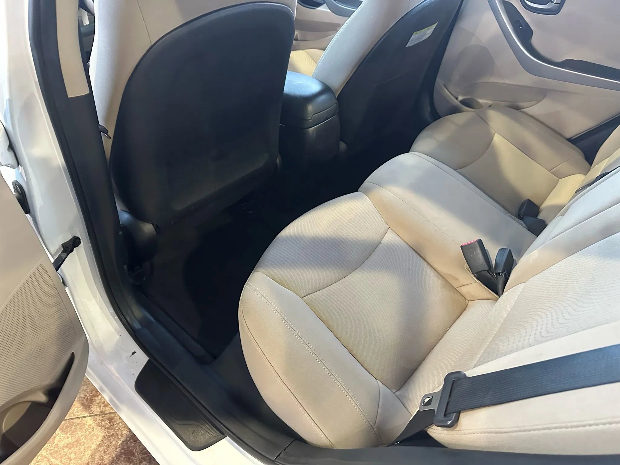 Used 2016 Hyundai Elantra SE image 19