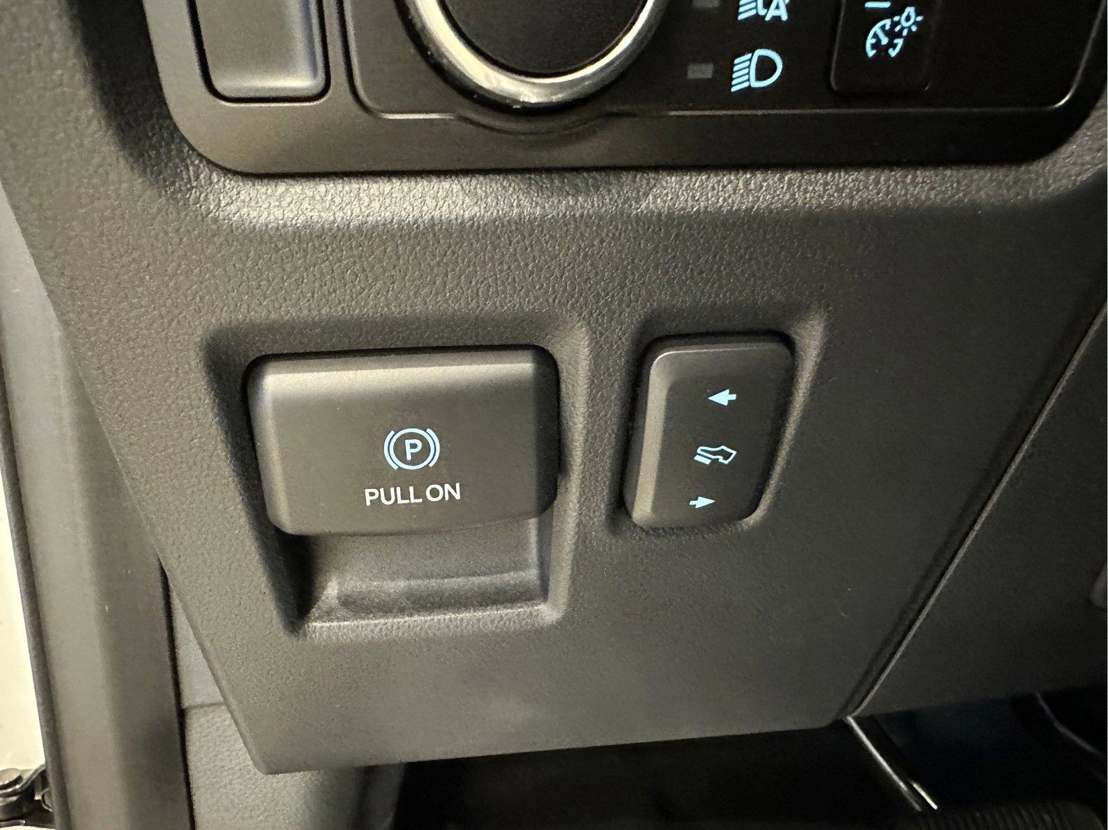 New 2023 Ford F150 Lightning Platinum AWD/4WD image 37