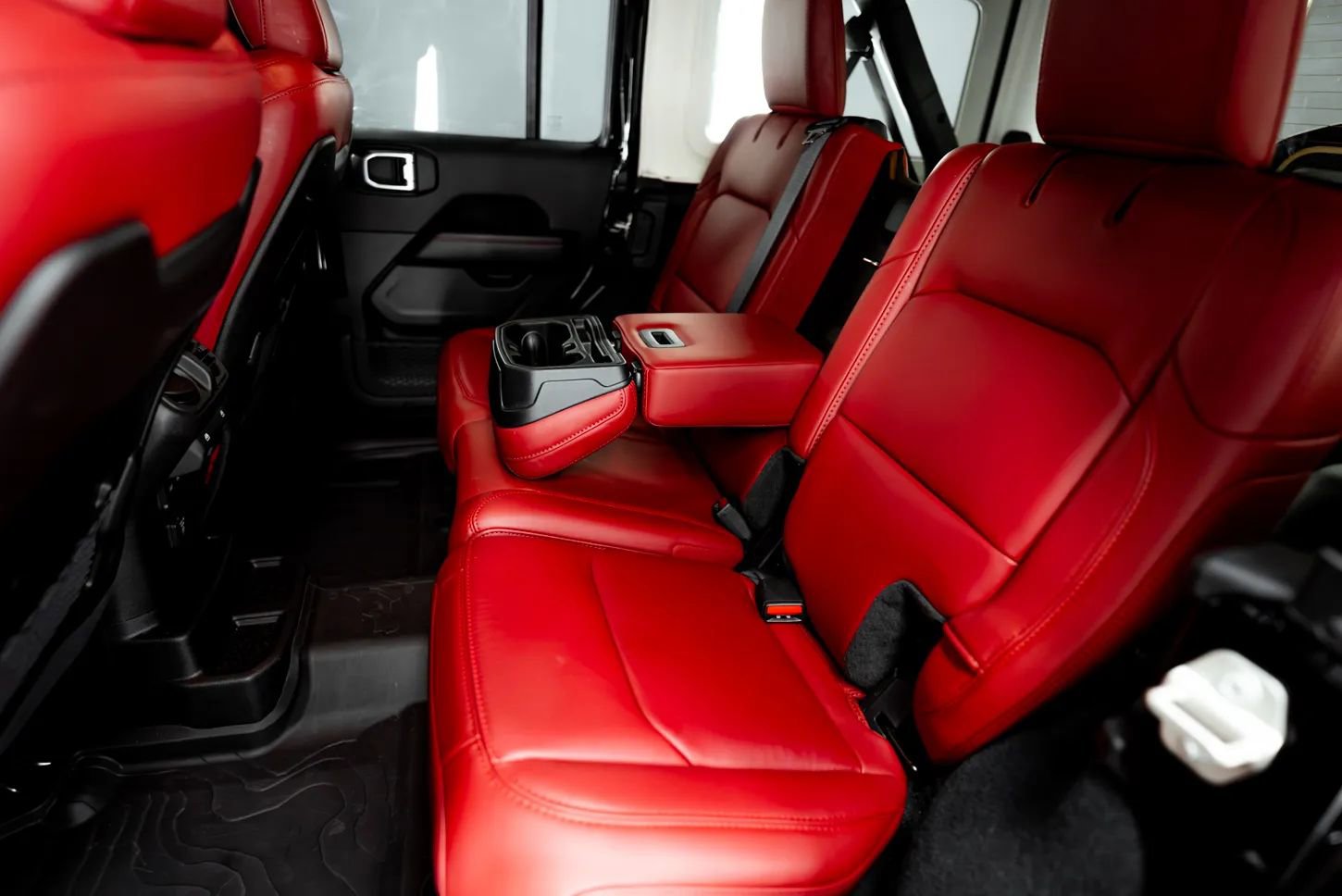 Used 2024 Jeep Wrangler Unlimited Rubicon 392 image 25