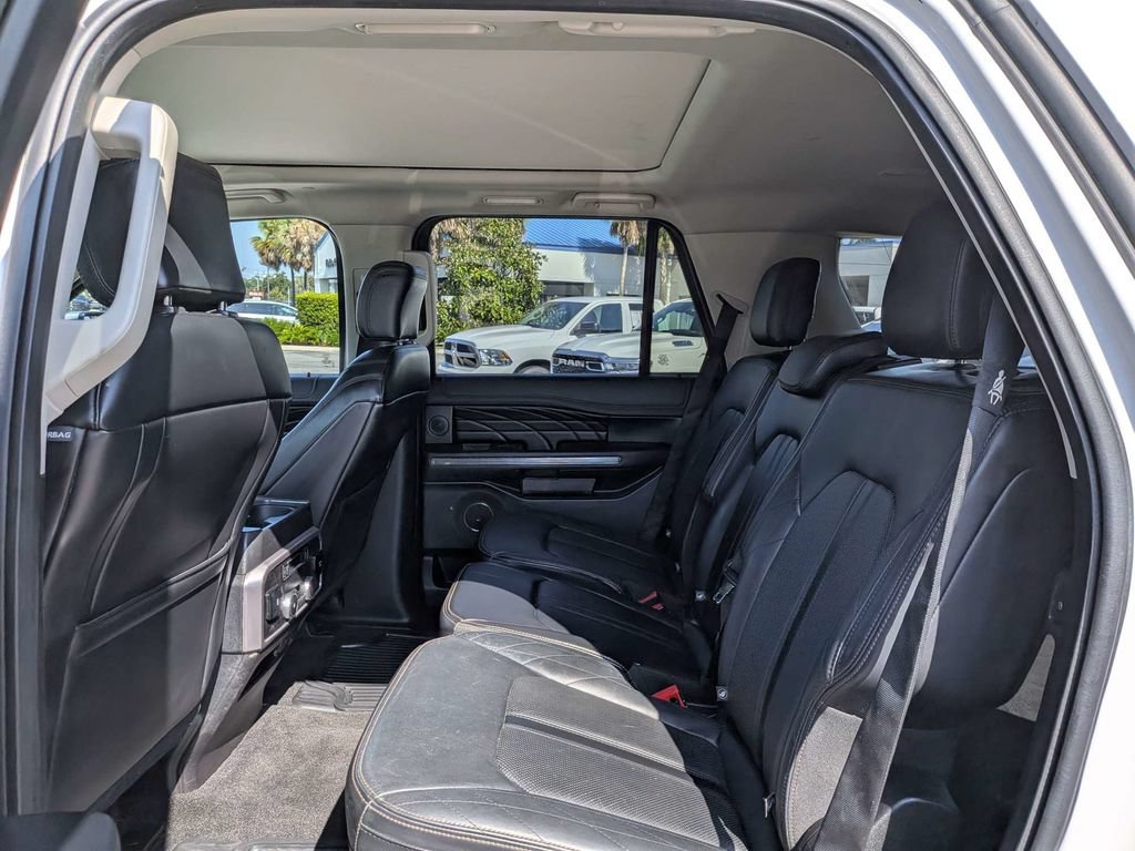 Used 2019 Ford Expedition Platinum AWD/4WD image 16