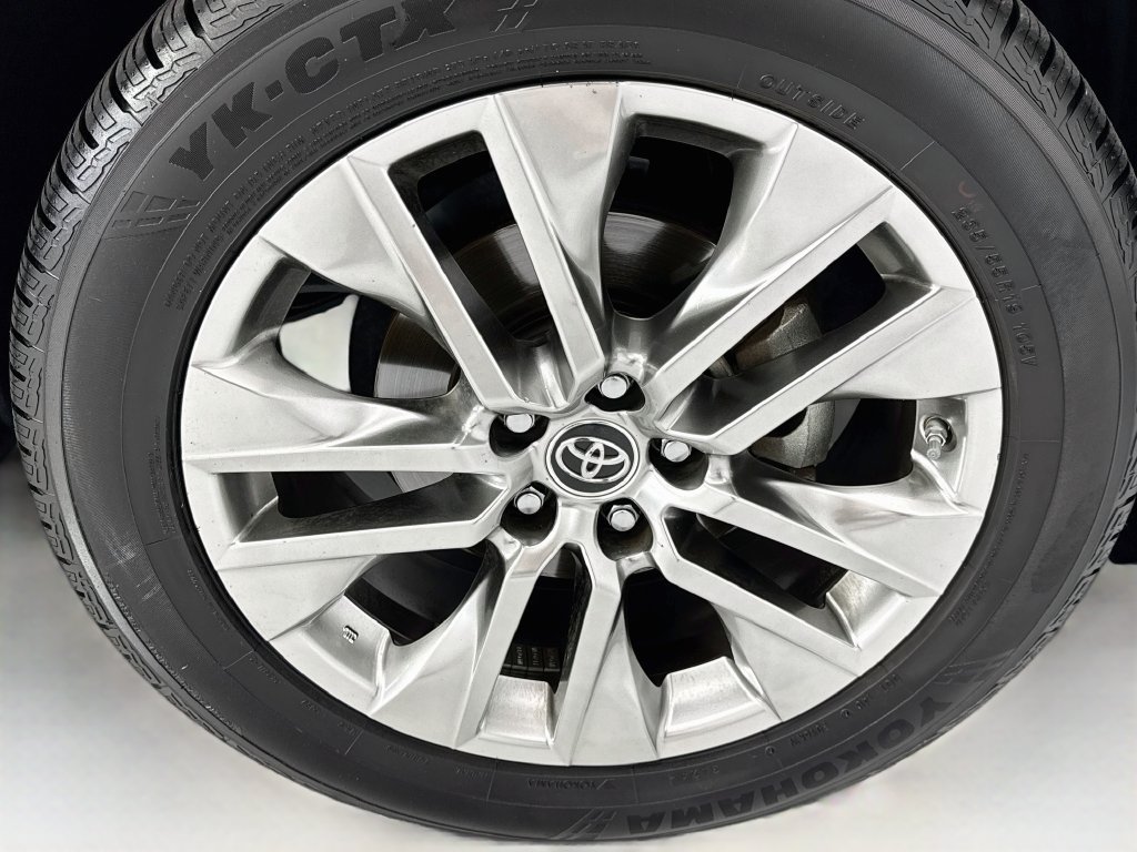 Used 2019 Toyota RAV4 Limited w/ Cold Weather Package FWD image 31