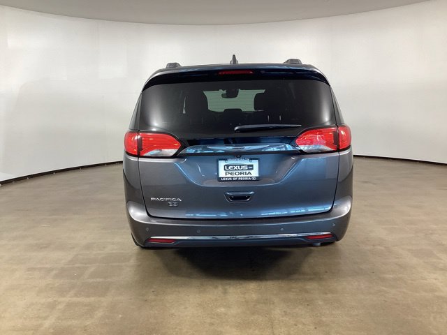 Used 2019 Chrysler Pacifica Touring-L FWD image 6