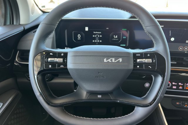 New 2027 Kia Carnival SX Prestige FWD image 29