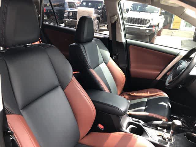 Used 2015 Toyota RAV4 Limited w/ Technology Package AWD/4WD image 38