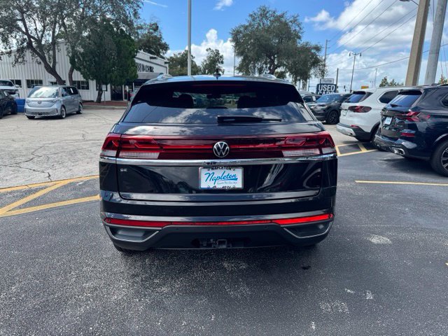Used 2025 Volkswagen Atlas Cross Sport SE FWD image 4