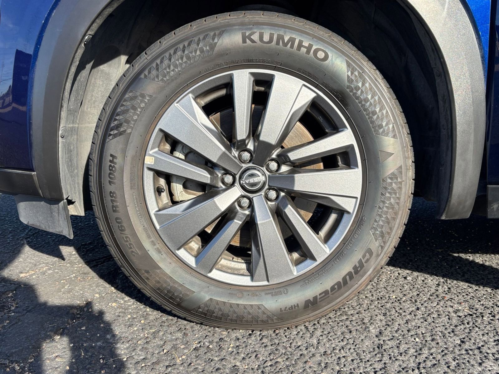 Used 2025 Nissan Pathfinder SV FWD image 33