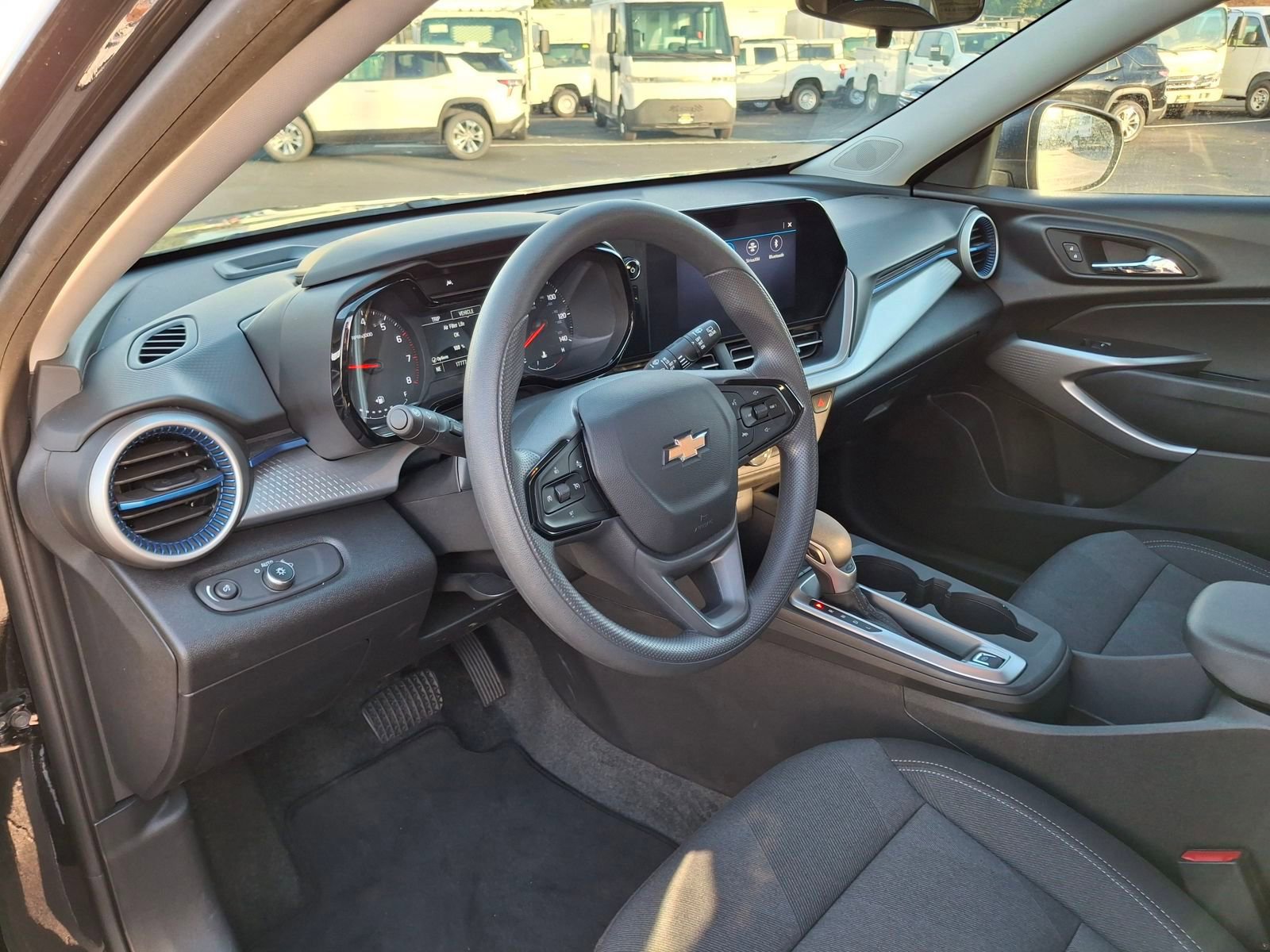 Certified 2025 Chevrolet Trax LS image 16