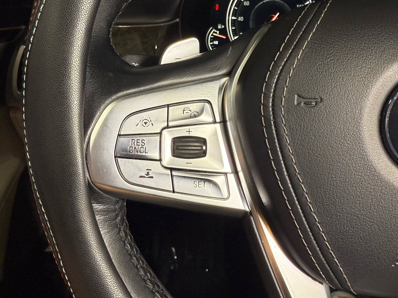 Used 2018 BMW 750i xDrive image 17