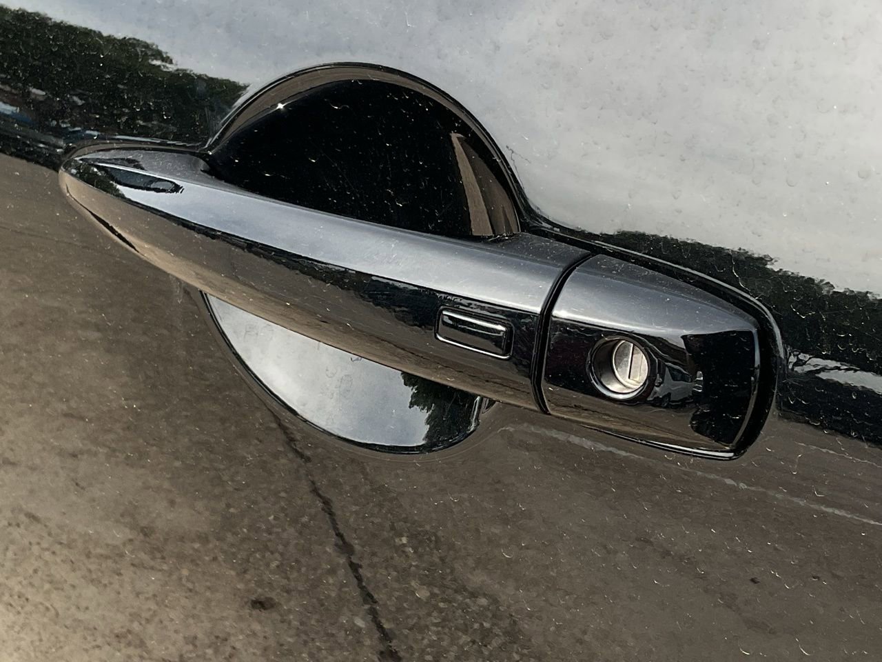 Used 2025 Nissan Pathfinder SV image 10