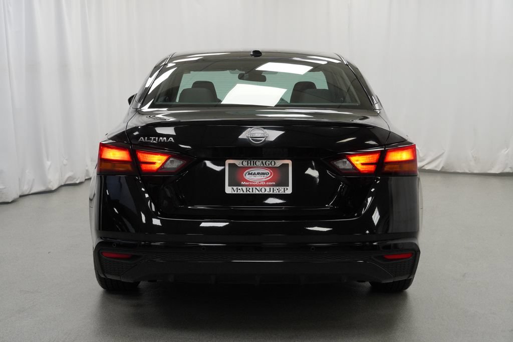 Used 2025 Nissan Altima 2.5 SV FWD image 11