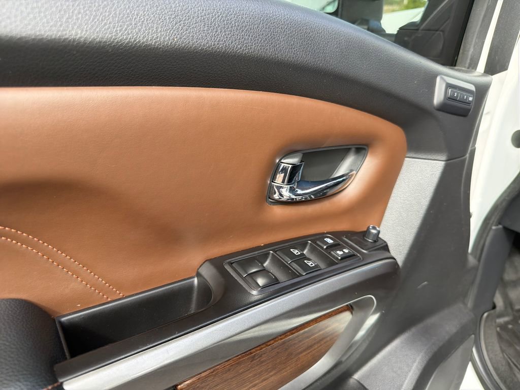 Used 2019 Nissan Titan Platinum Reserve w/ Platinum Utility Package image 17