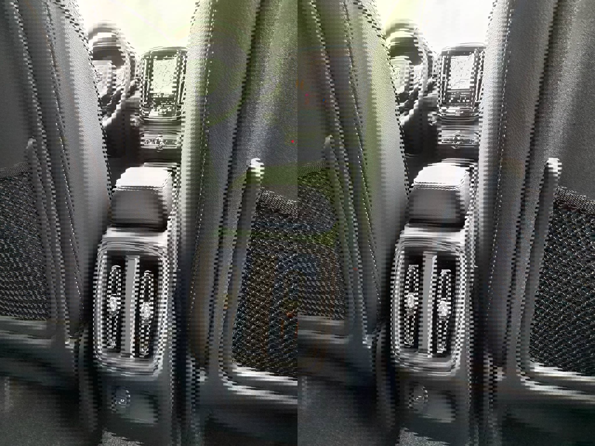 New 2026 Volvo XC40 B5 Core image 11