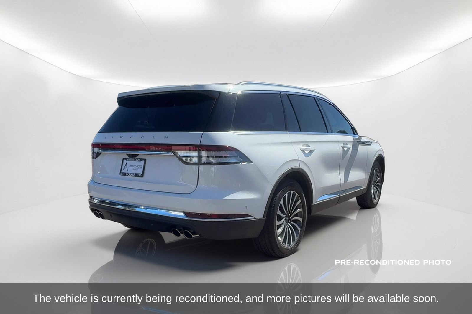 Used 2024 Lincoln Aviator Reserve w/ Equipment Group 201A RWD image 6