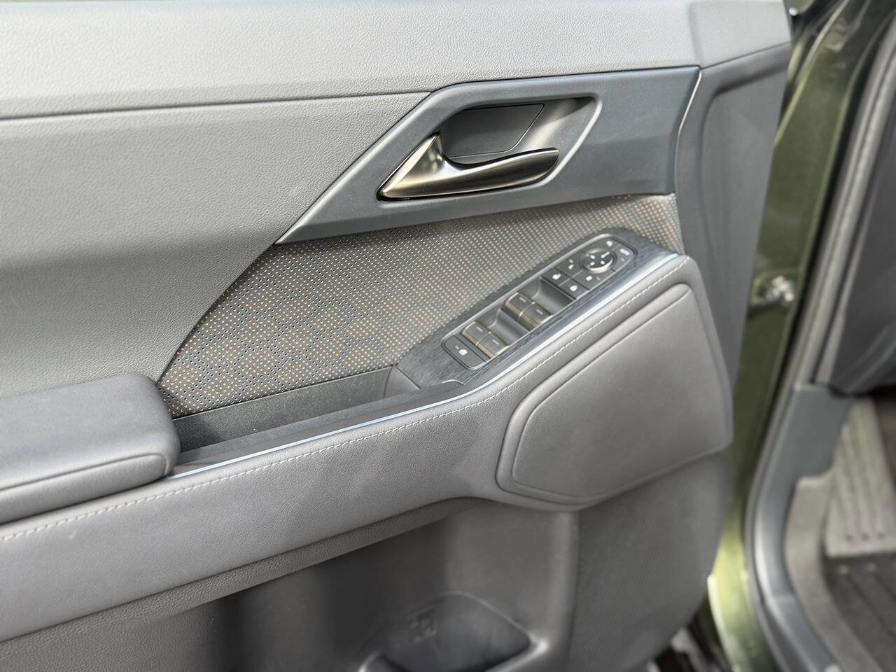 Used 2025 Lexus GX 550 w/ Accessory Package (31) image 87