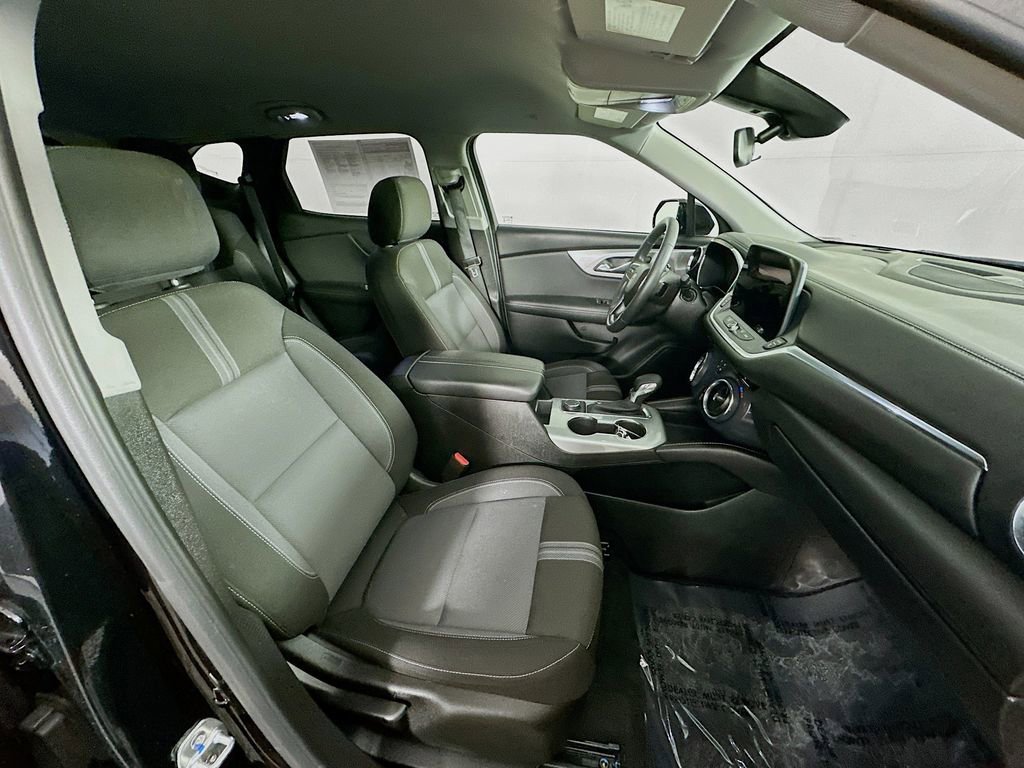 Used 2025 Chevrolet Blazer LT image 35