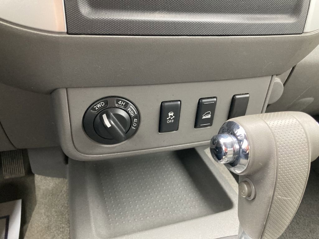 Used 2012 Nissan Frontier SV image 15