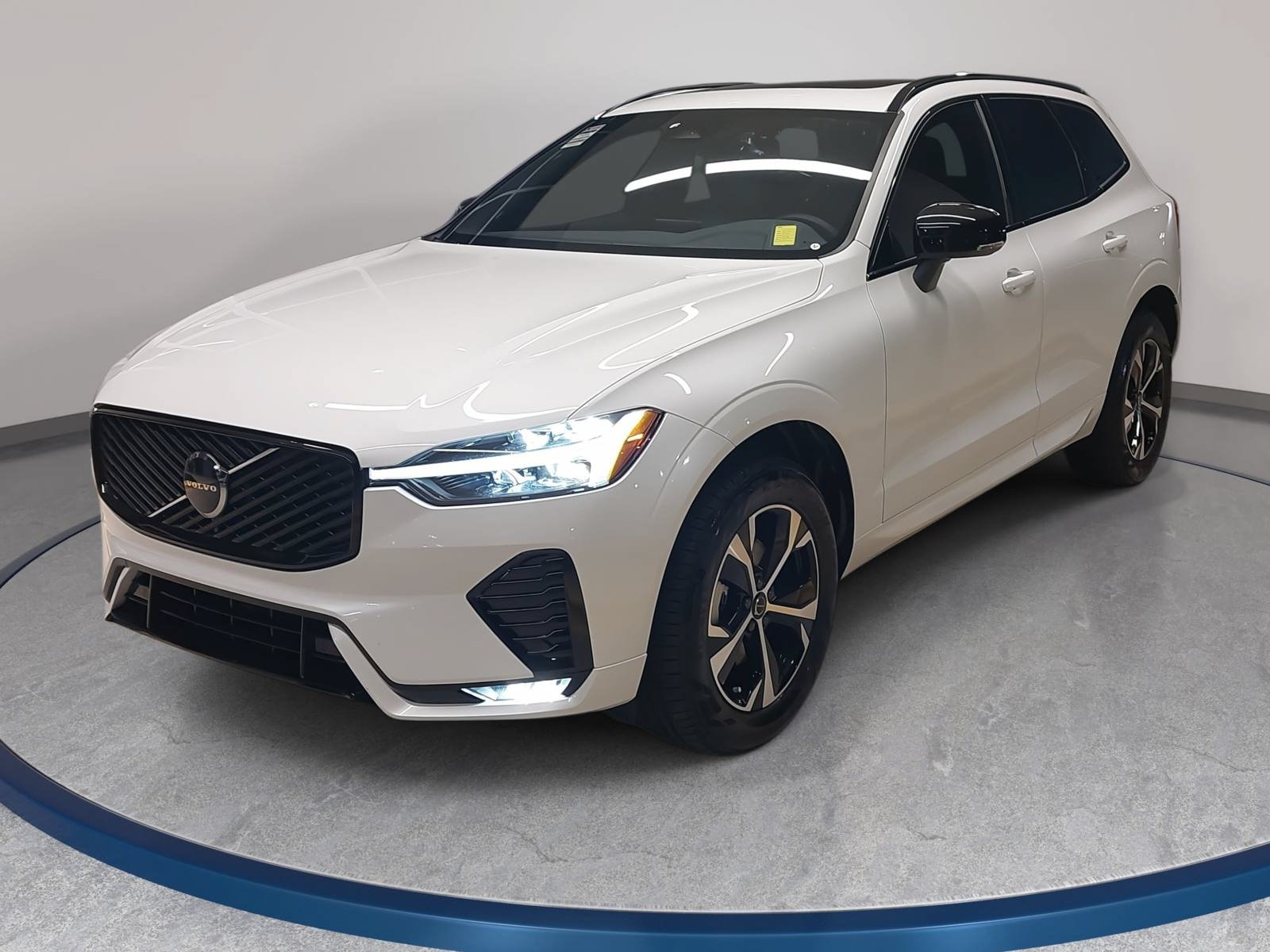 Used 2026 Volvo XC60 B5 Core AWD/4WD image 1