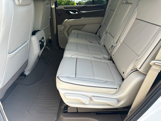 Used 2024 GMC Yukon Denali w/ Denali Reserve Package RWD image 26