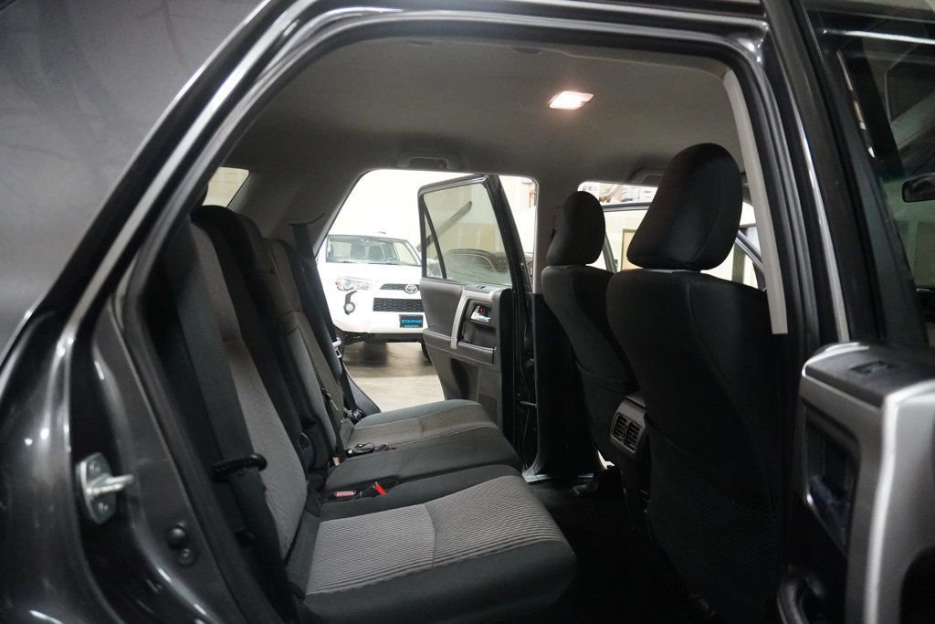 Used 2016 Toyota 4Runner SR5 image 7