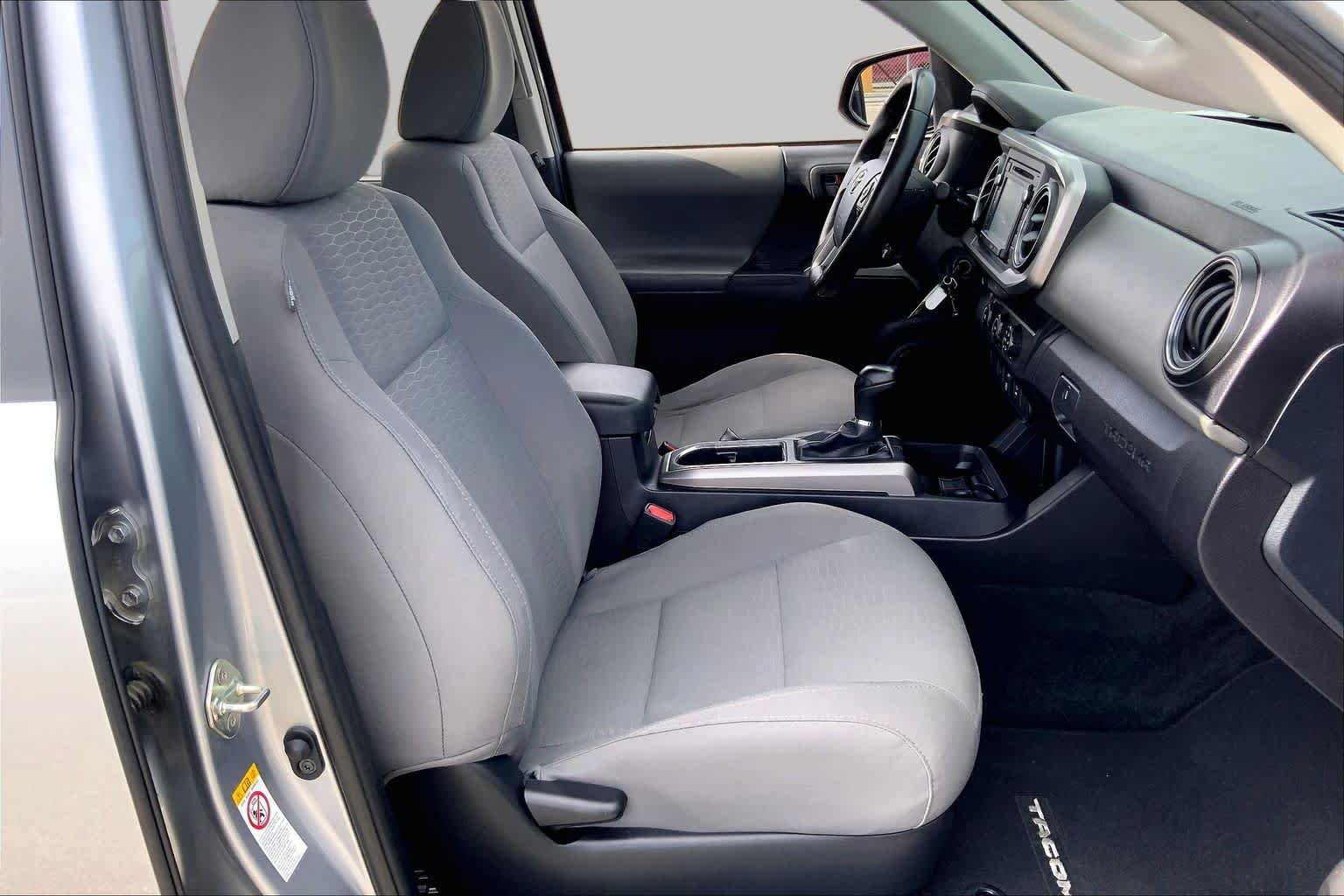 Used 2019 Toyota Tacoma SR5 RWD image 9