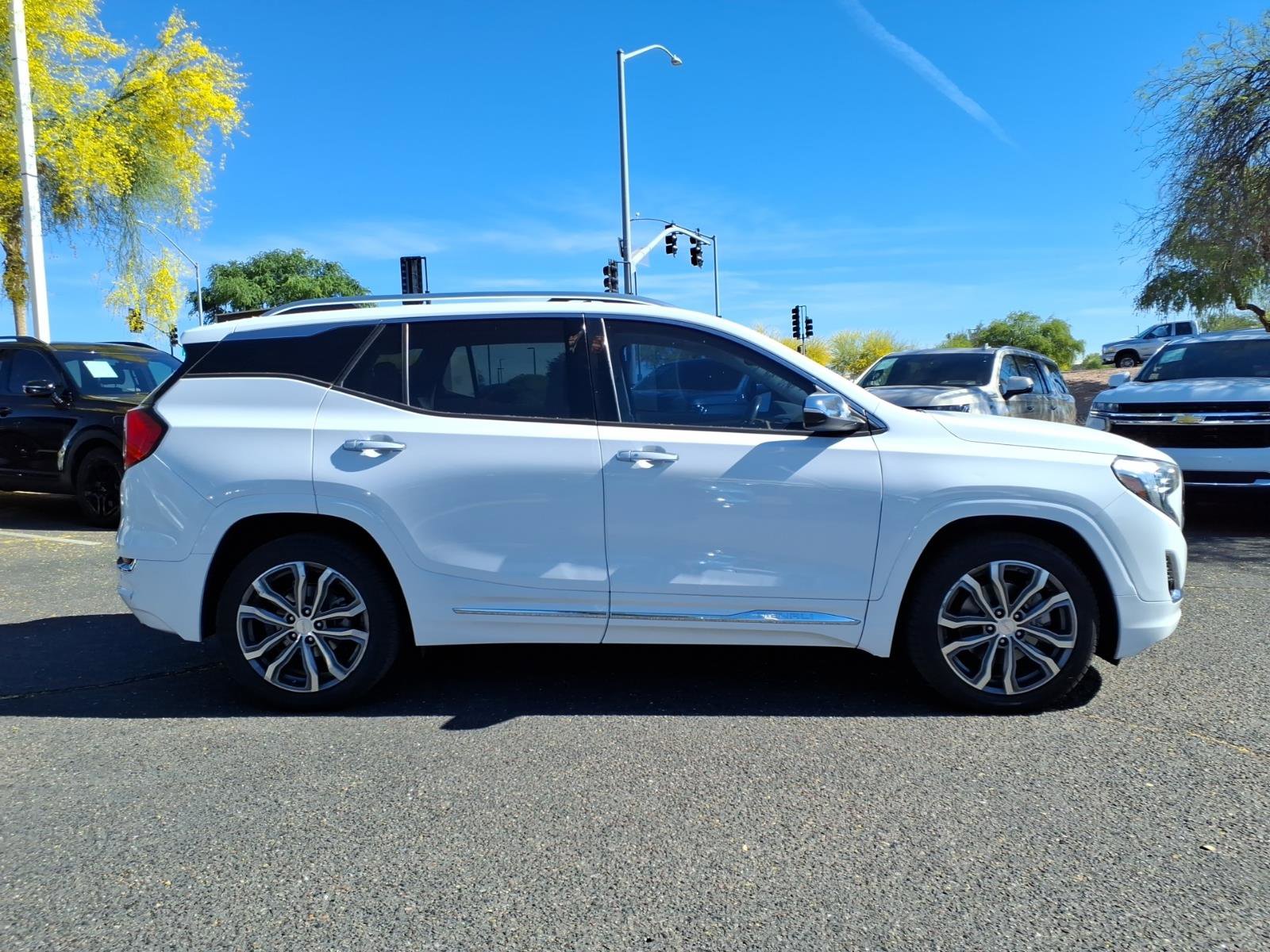 Used 2019 GMC Terrain Denali w/ Comfort Package FWD image 4