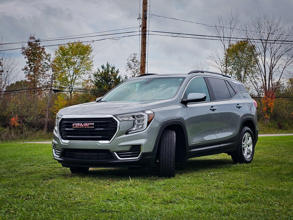 Used 2024 GMC Terrain SLE w/ Driver Convenience Package AWD/4WD image 8