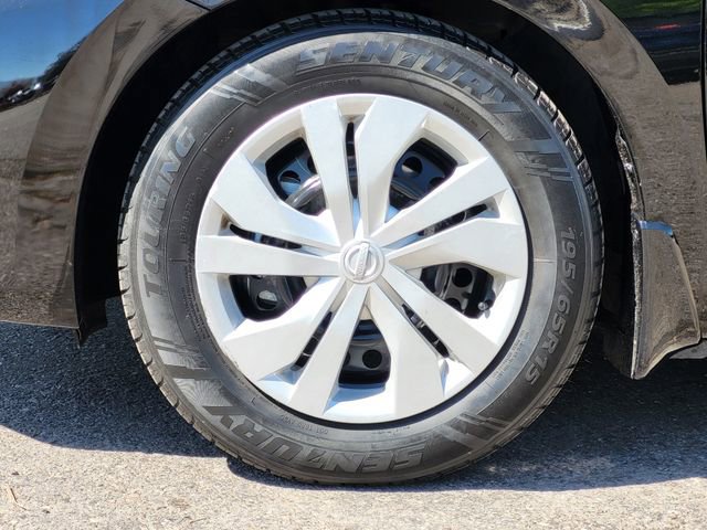 Certified 2025 Nissan Versa S w/ Trunk Package image 7