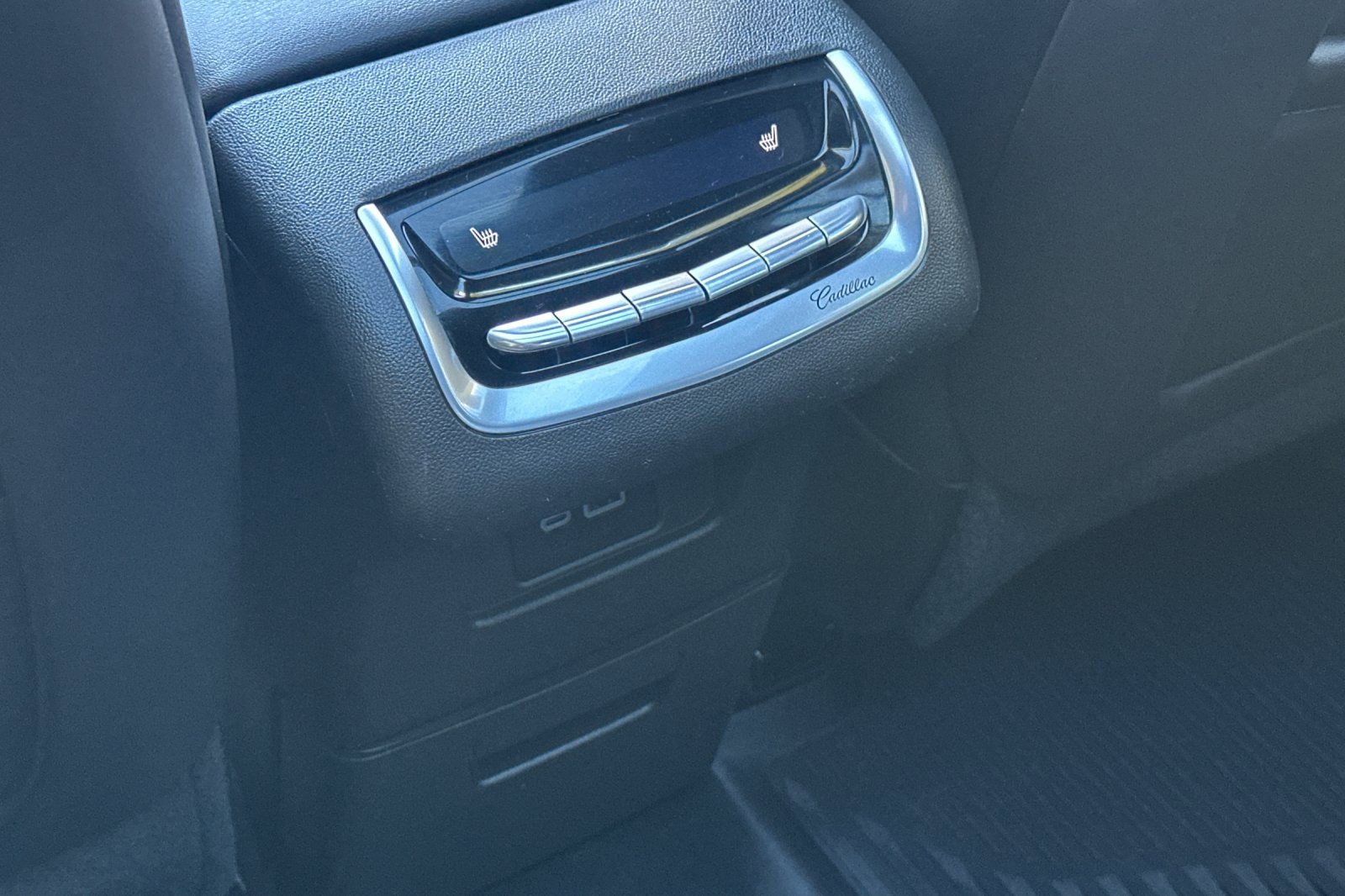Used 2024 Cadillac XT6 Premium Luxury image 15