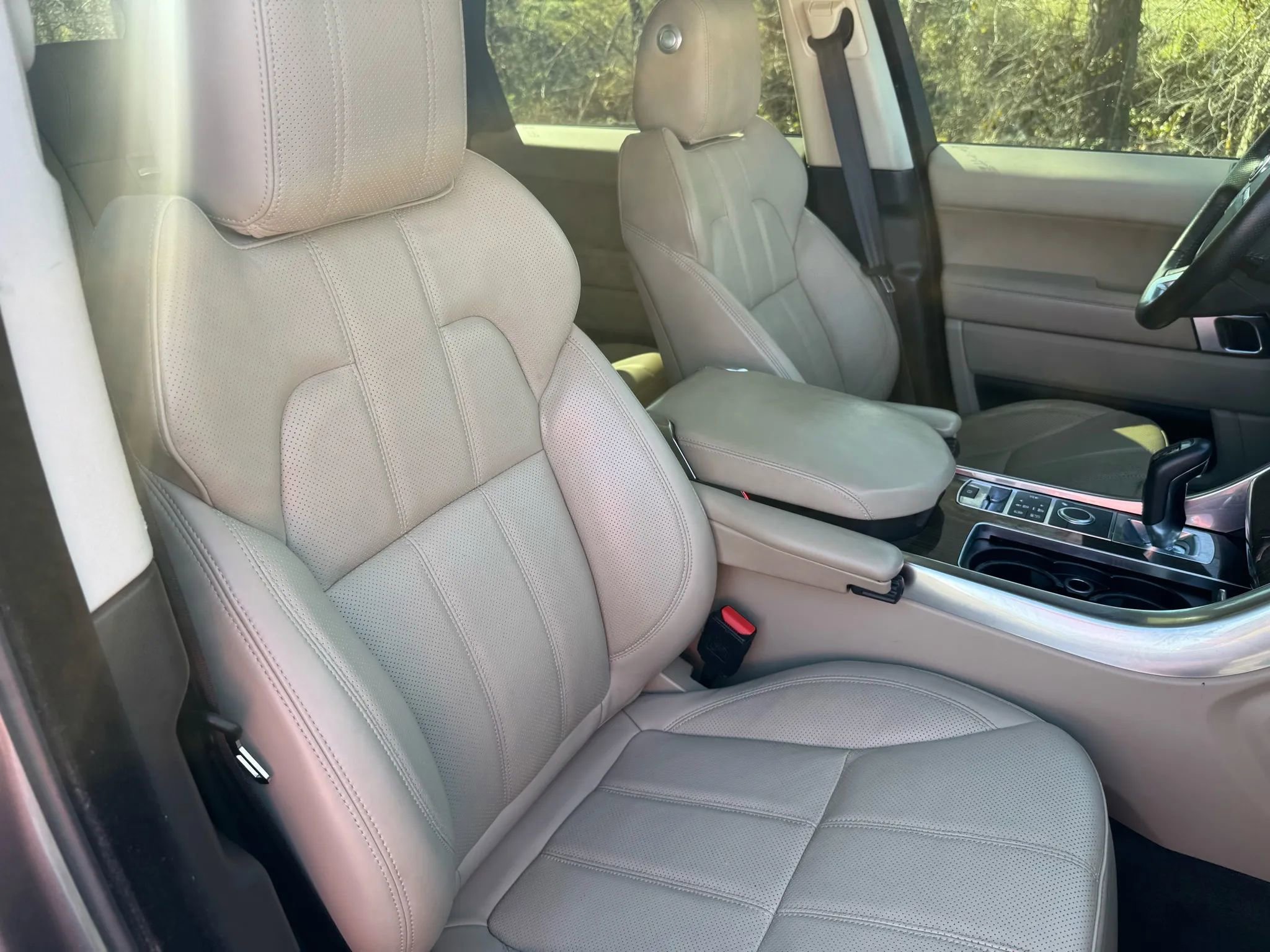 Used 2017 Land Rover Range Rover Sport HSE image 25