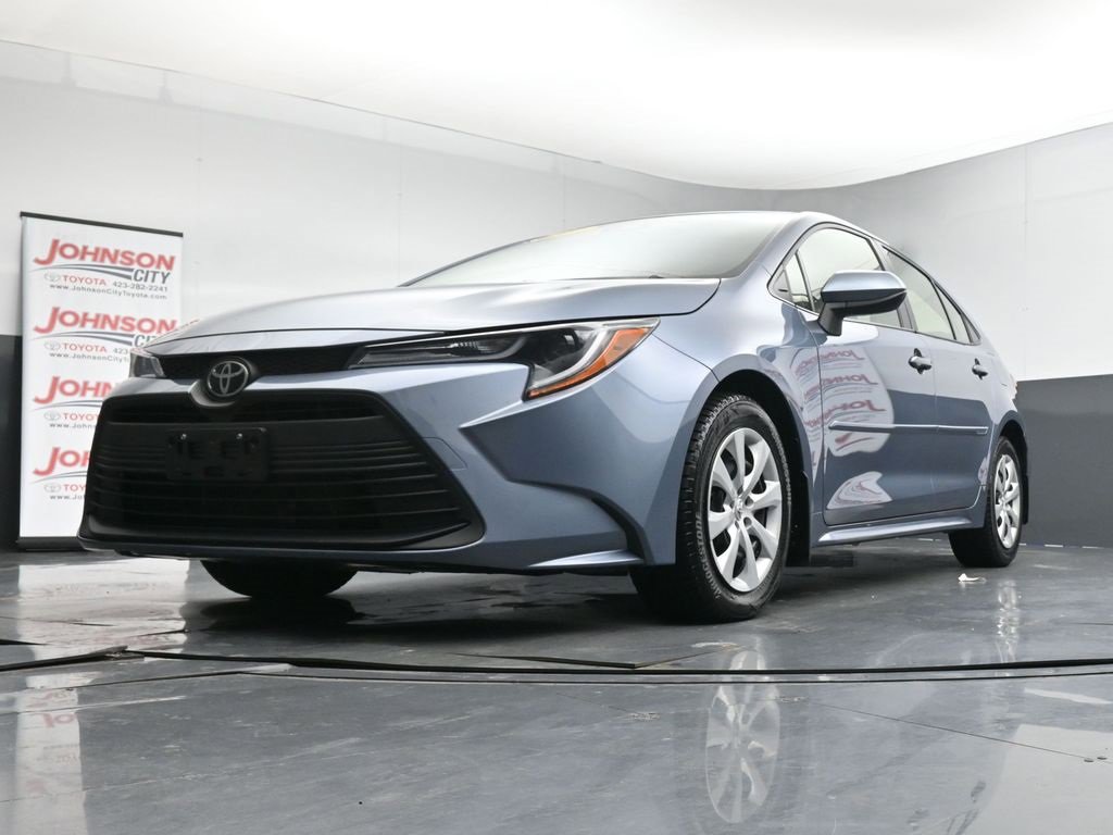 Used 2023 Toyota Corolla LE image 35