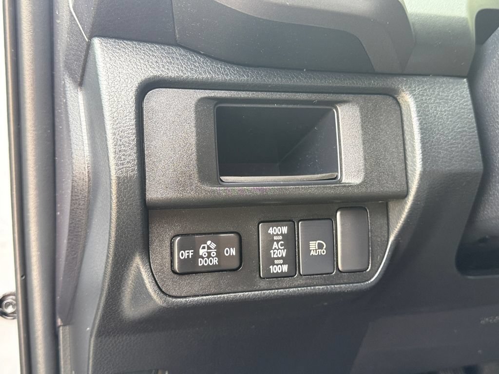 Used 2019 Toyota Tacoma TRD Off-Road w/ Technology Package AWD/4WD image 24