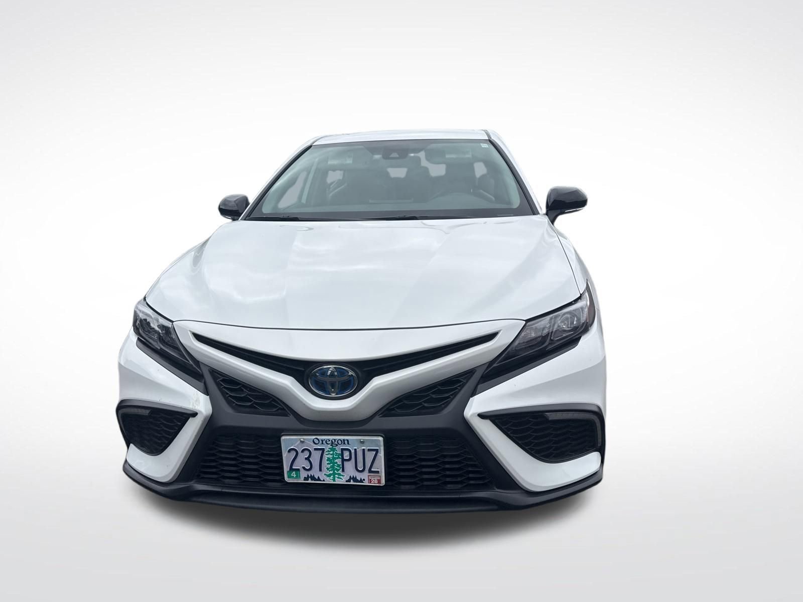 Used 2024 Toyota Camry SE FWD image 2