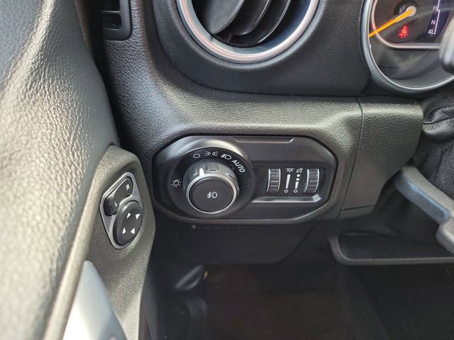 Used 2018 Jeep Wrangler Unlimited Sahara image 21