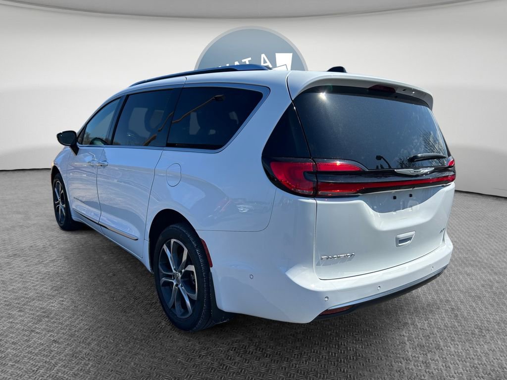 Certified 2023 Chrysler Pacifica Pinnacle image 6