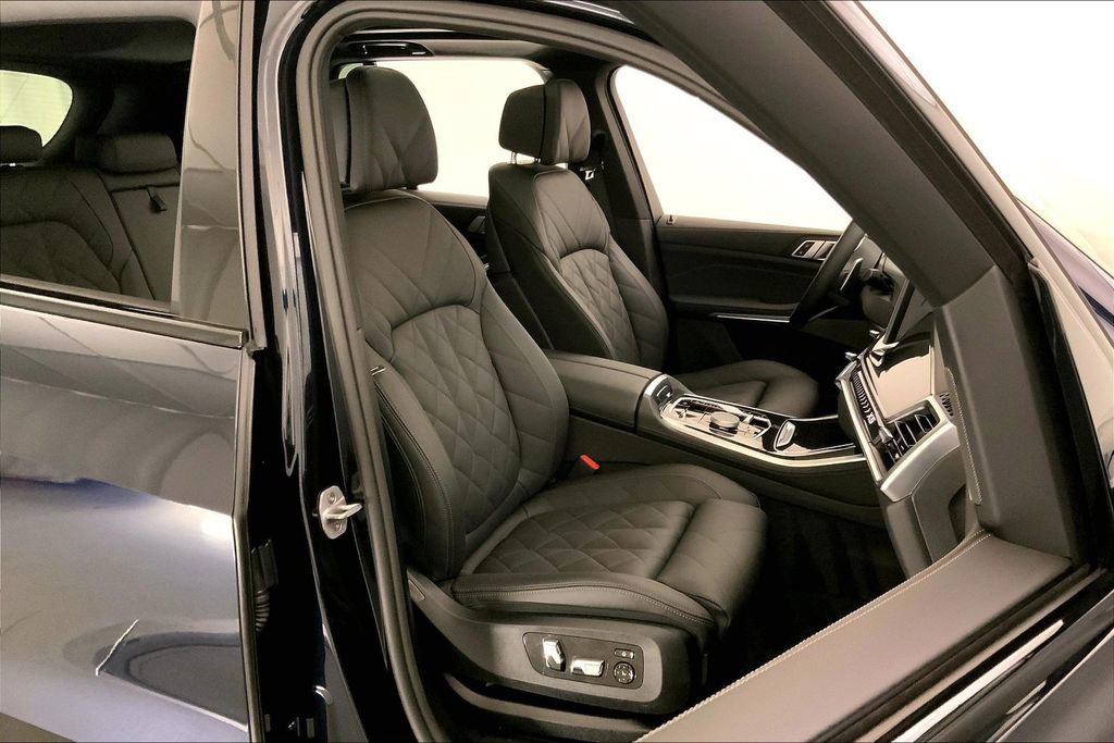 Certified 2026 BMW X5 xDrive50e w/ M Sport Package image 6