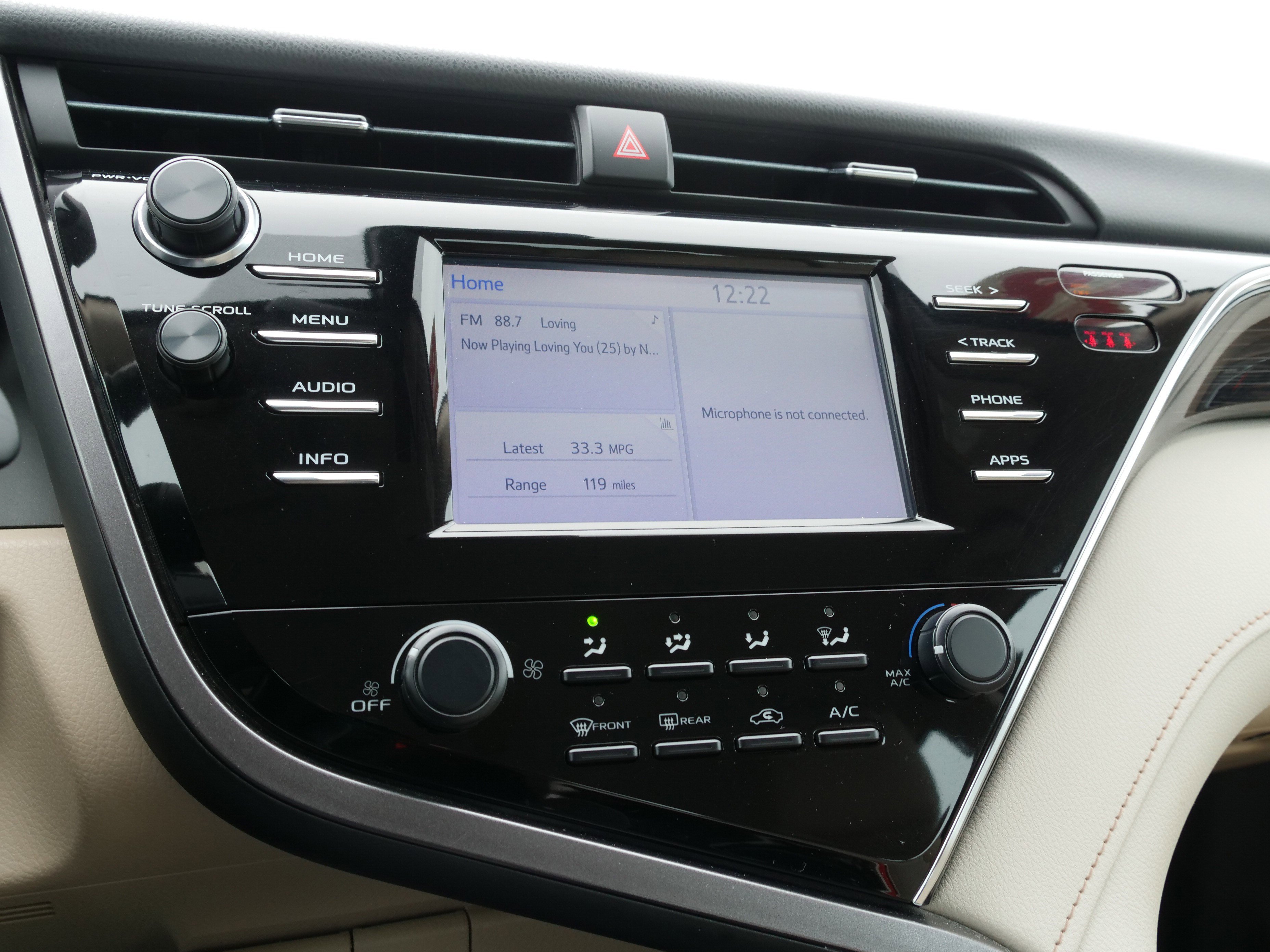 Used 2018 Toyota Camry LE image 26