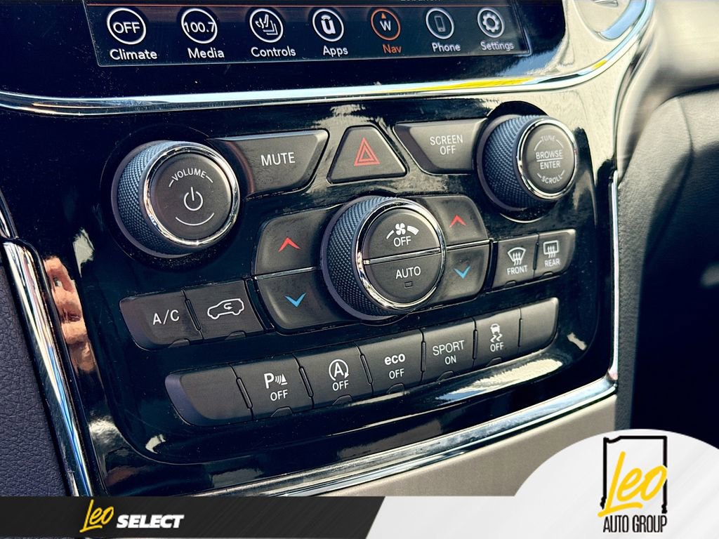 Used 2022 Jeep Grand Cherokee Laredo X image 16