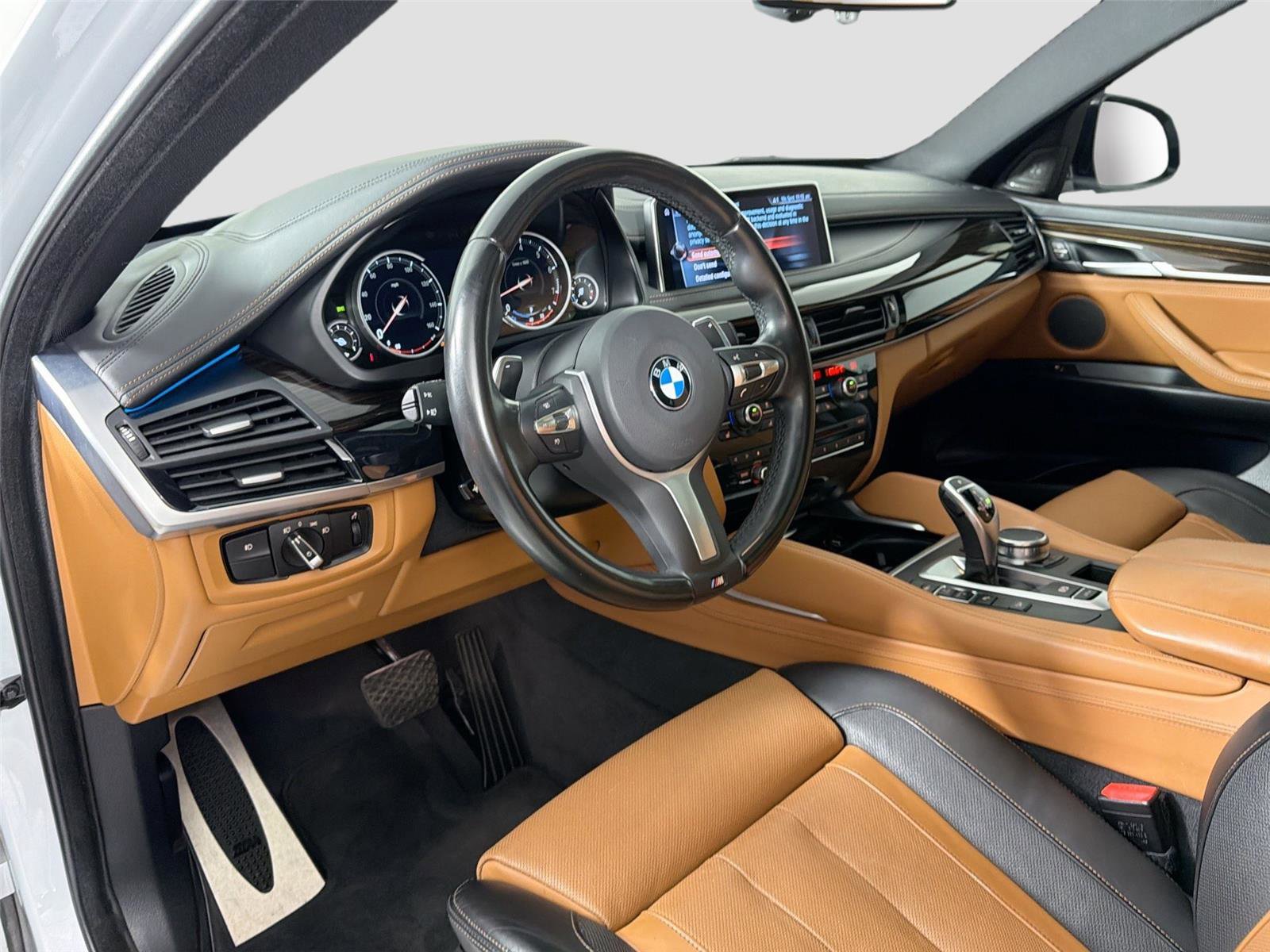 Used 2017 BMW X6 xDrive50i w/ M Sport Package AWD/4WD image 9