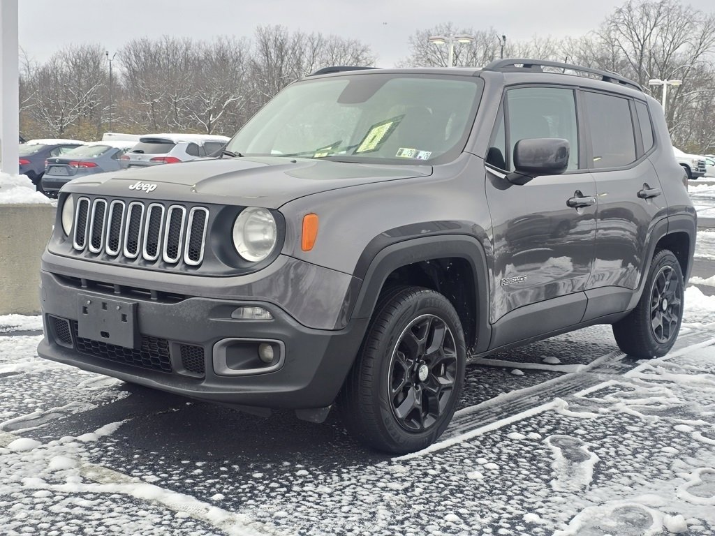 Used 2018 Jeep Renegade Latitude w/ Cold Weather Group image 3