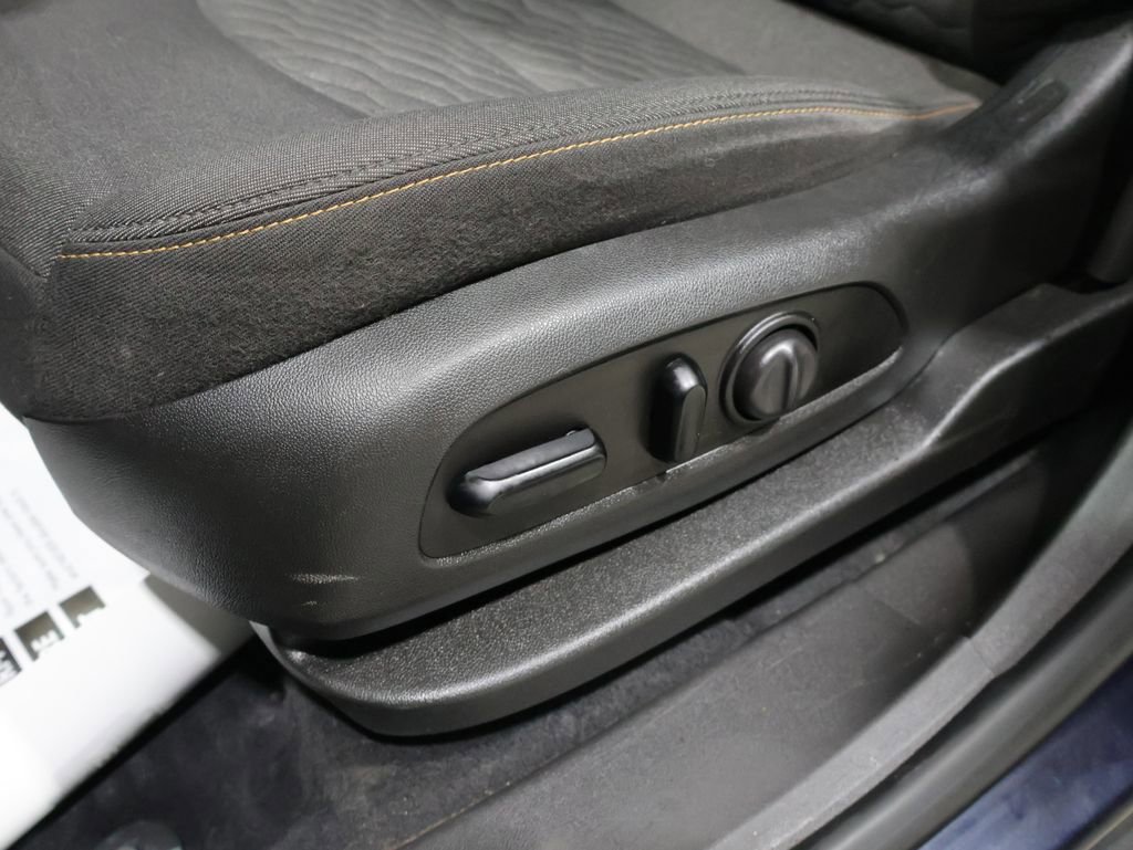 Used 2021 Chevrolet Equinox LT AWD/4WD image 12