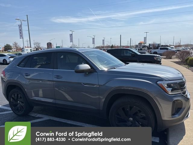 Used 2025 Volkswagen Atlas Cross Sport SE image 4