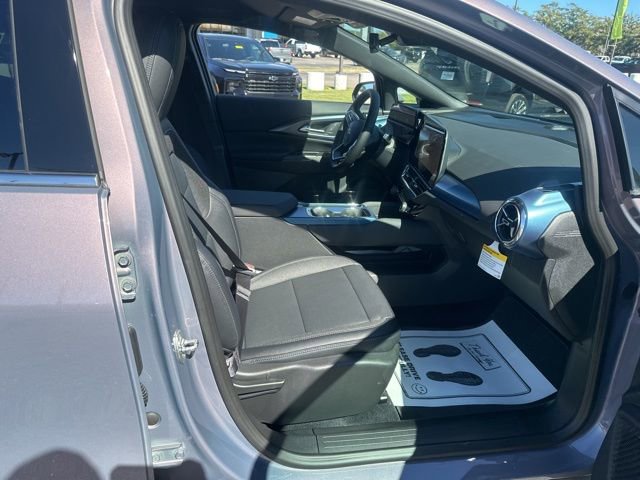 New 2026 Chevrolet Equinox EV LT image 32